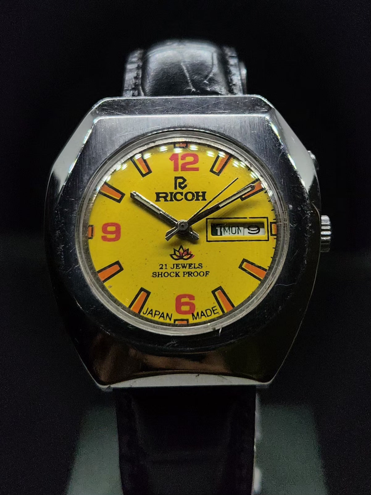 Vintage Ricoh R31 Automatic Yellow Face New Strap 21 Jewels Day-Date Men's Wrist Watch AS28