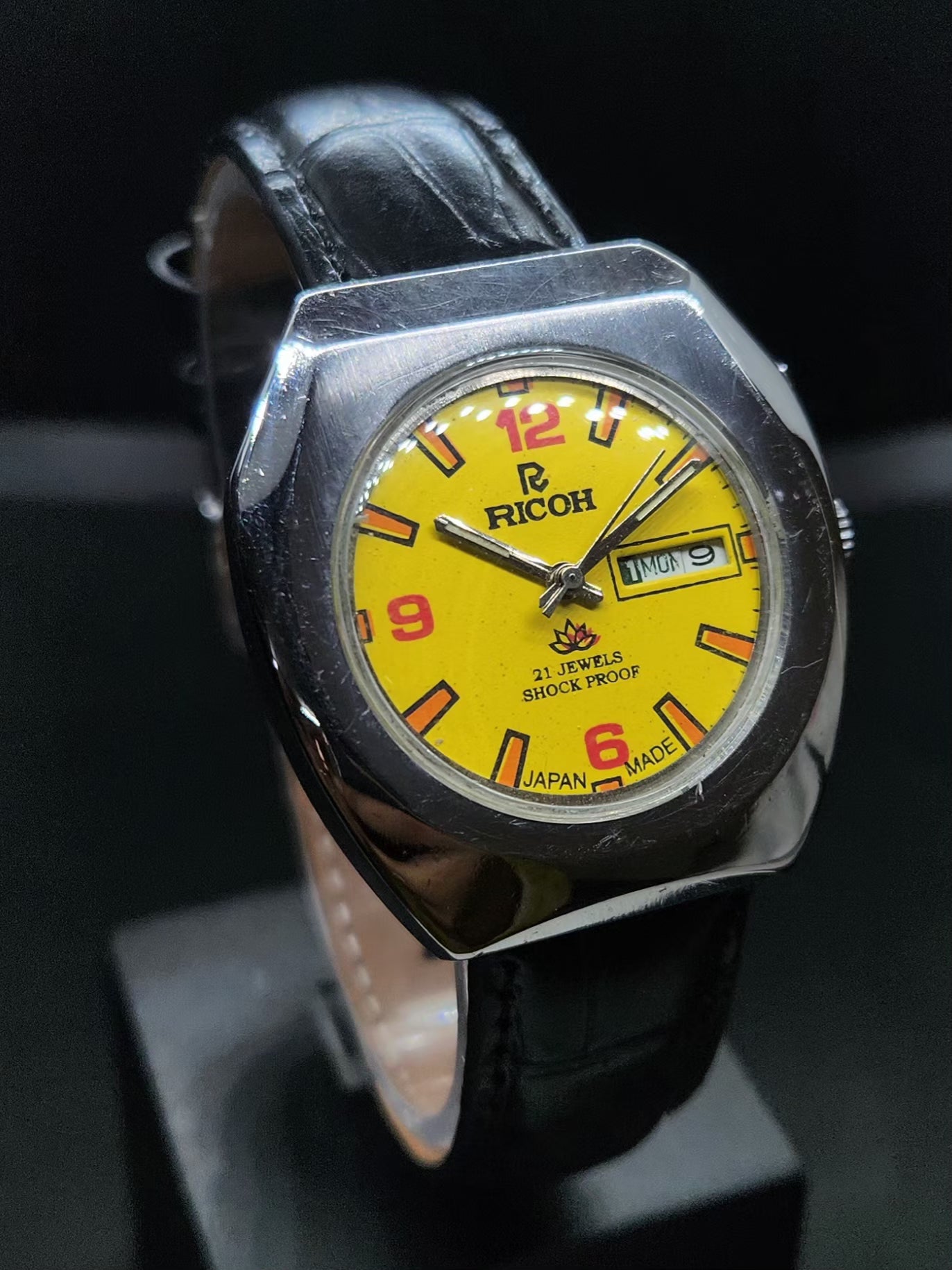 Vintage Ricoh R31 Automatic Yellow Face New Strap 21 Jewels Day-Date Men's Wrist Watch AS28