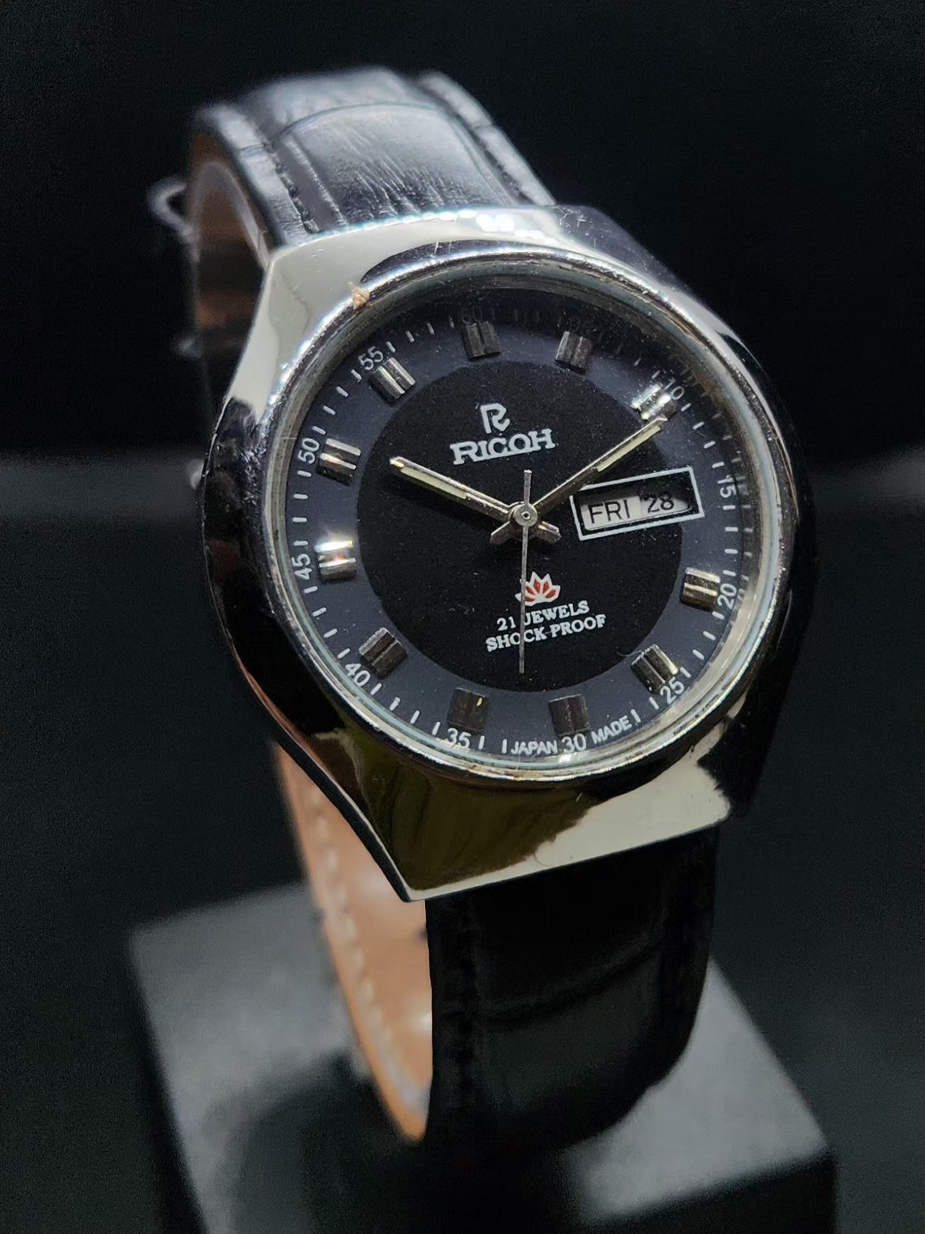 Vintage Ricoh R31 Automatic Black Face New Strap 21 Jewels Day-Date Men's Wrist Watch AS33