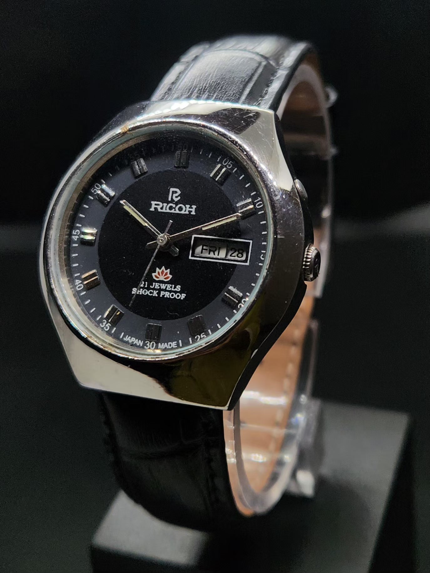 Vintage Ricoh R31 Automatic Black Face New Strap 21 Jewels Day-Date Men's Wrist Watch AS33