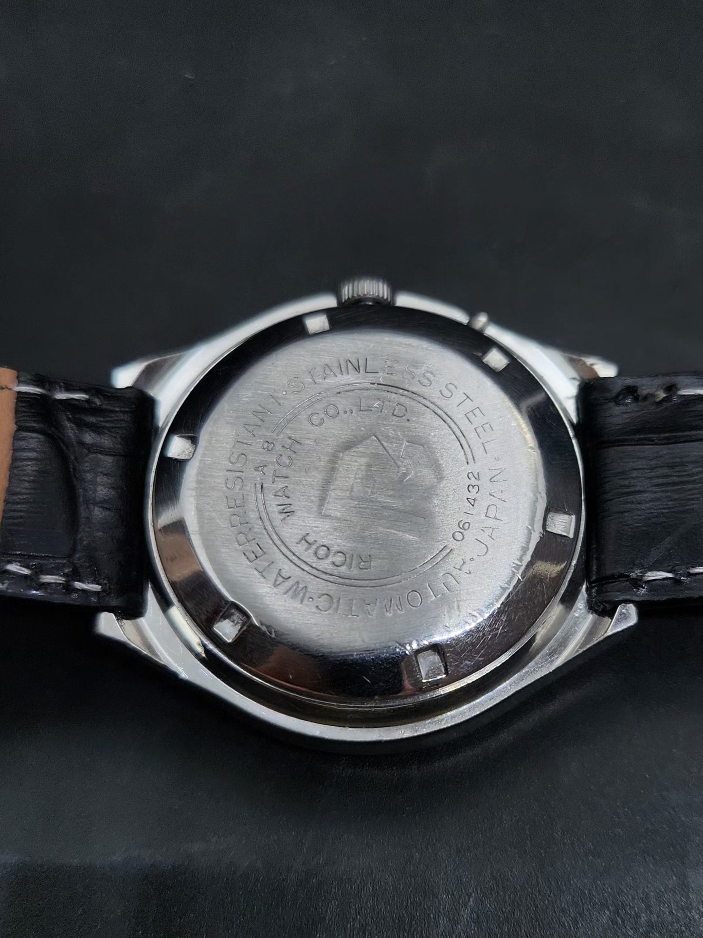 Vintage Ricoh R31 Automatic Black Face New Strap 21 Jewels Day-Date Men's Wrist Watch AS33