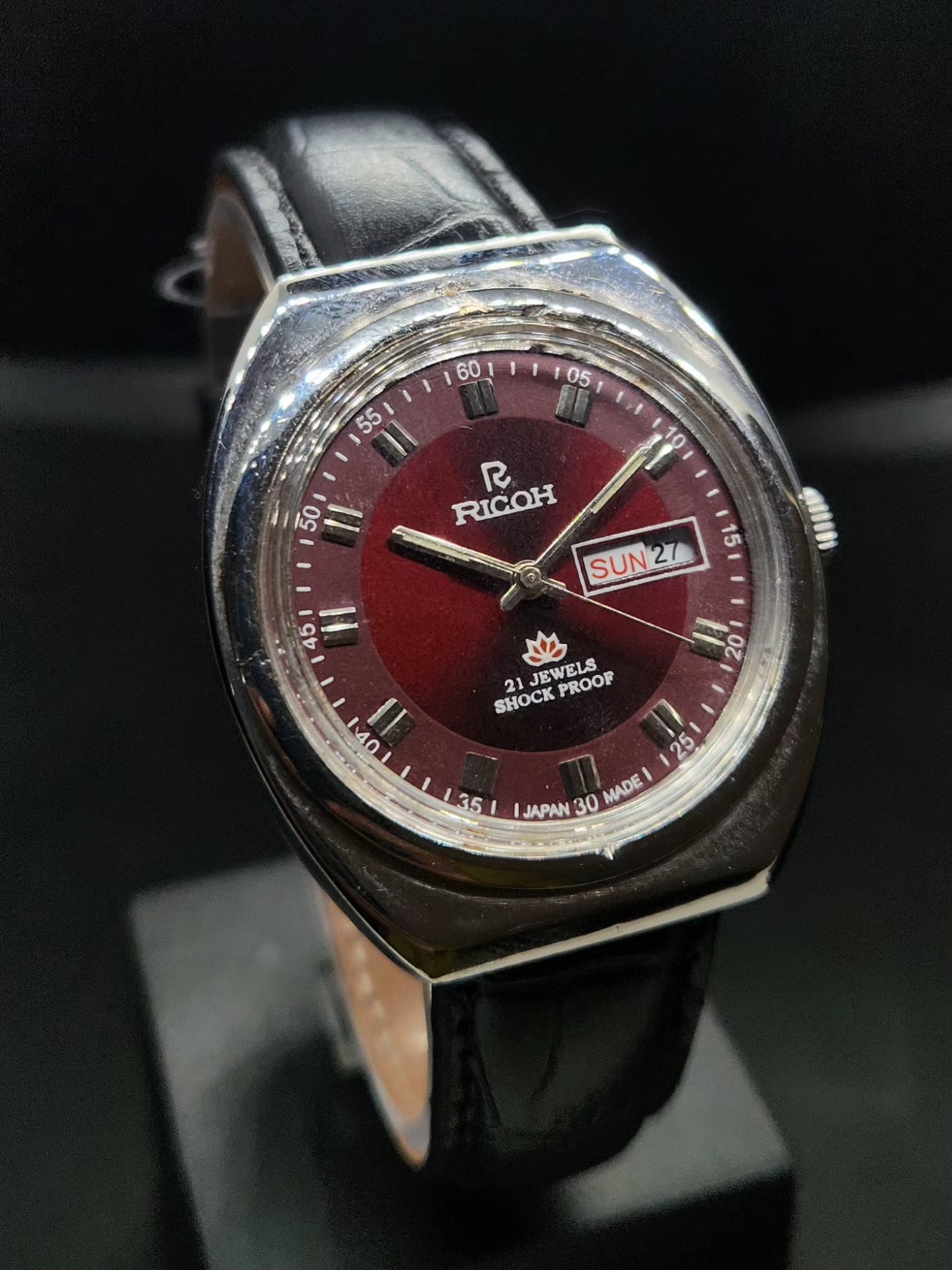 Vintage Ricoh R31 Automatic Red Face New Strap 21 Jewels Day-Date Men's Wrist Watch AS37