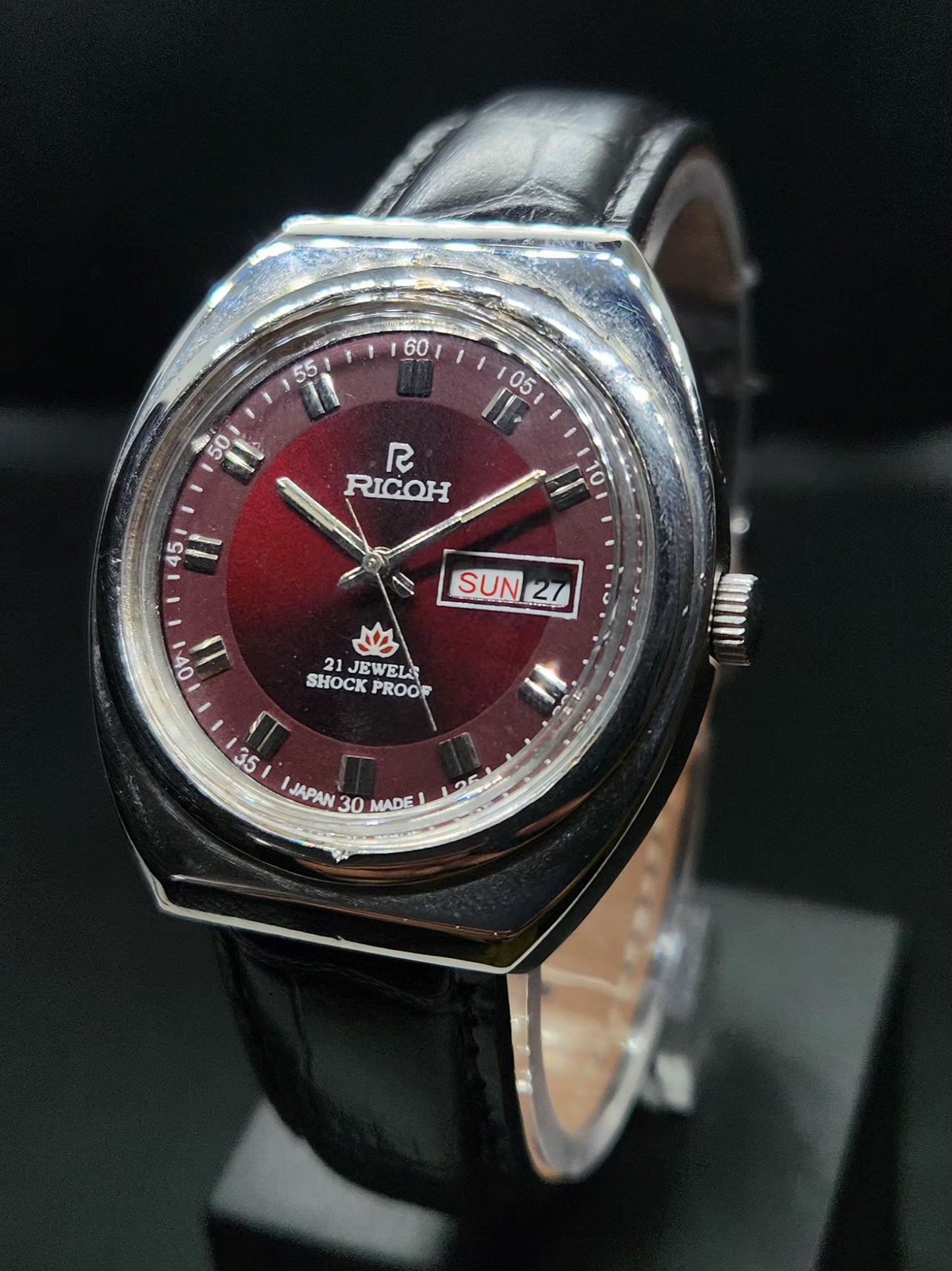 Vintage Ricoh R31 Automatic Red Face New Strap 21 Jewels Day-Date Men's Wrist Watch AS37