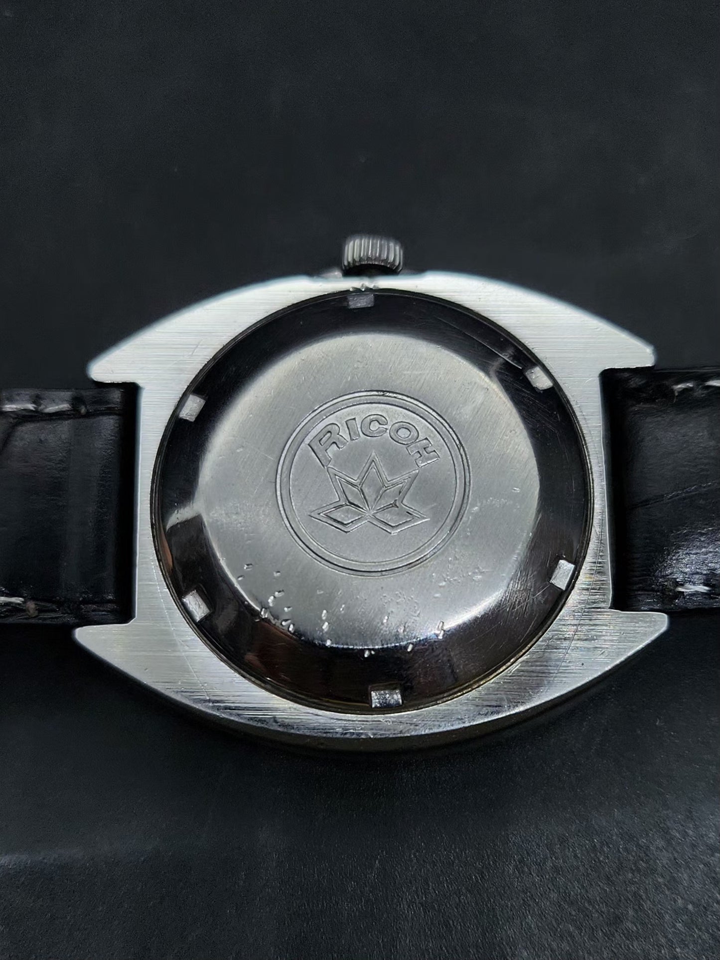 Vintage Ricoh R31 Automatic Red Face New Strap 21 Jewels Day-Date Men's Wrist Watch AS37