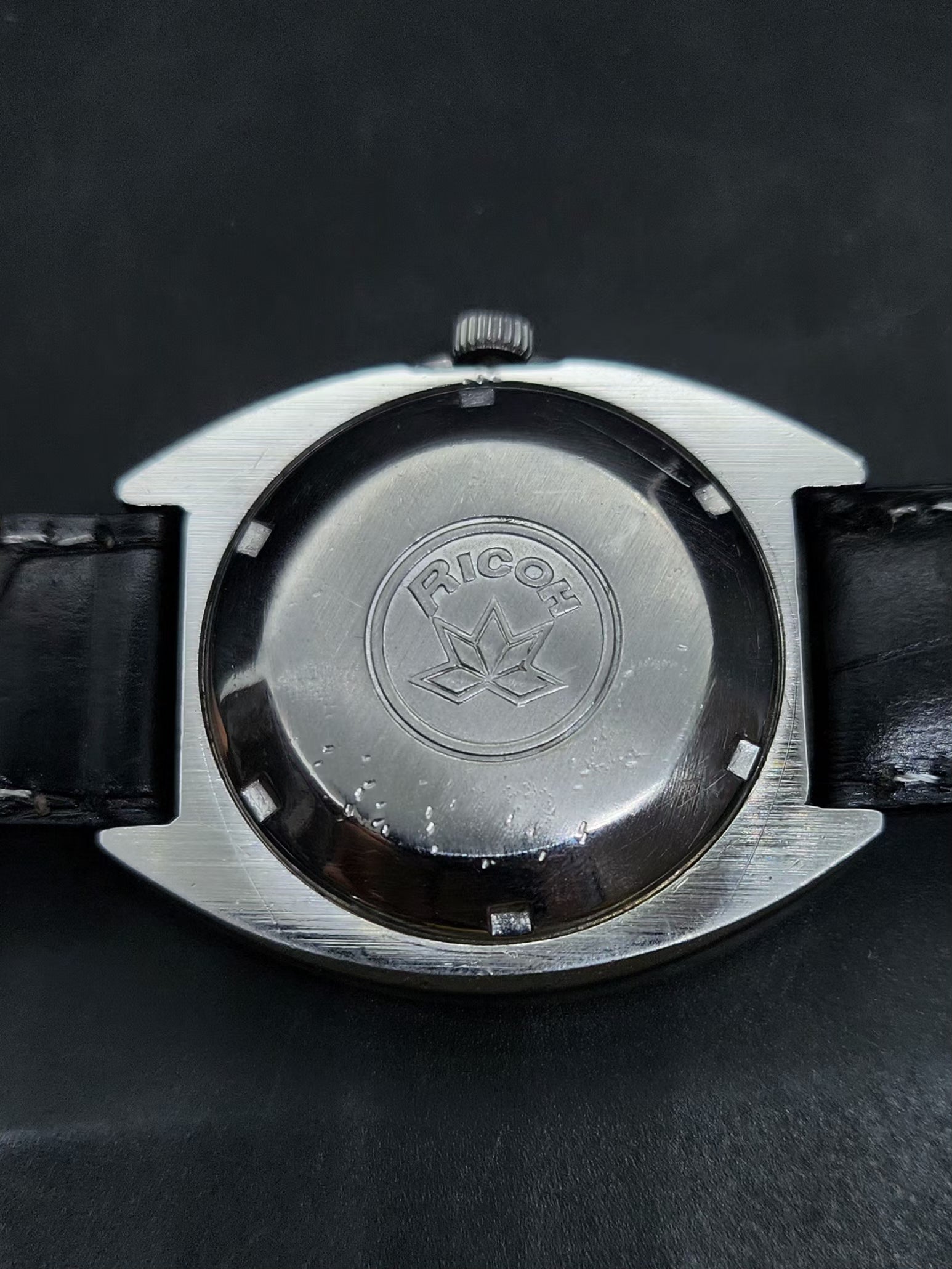 Vintage Ricoh R31 Automatic Red Face New Strap 21 Jewels Day-Date Men's Wrist Watch AS37