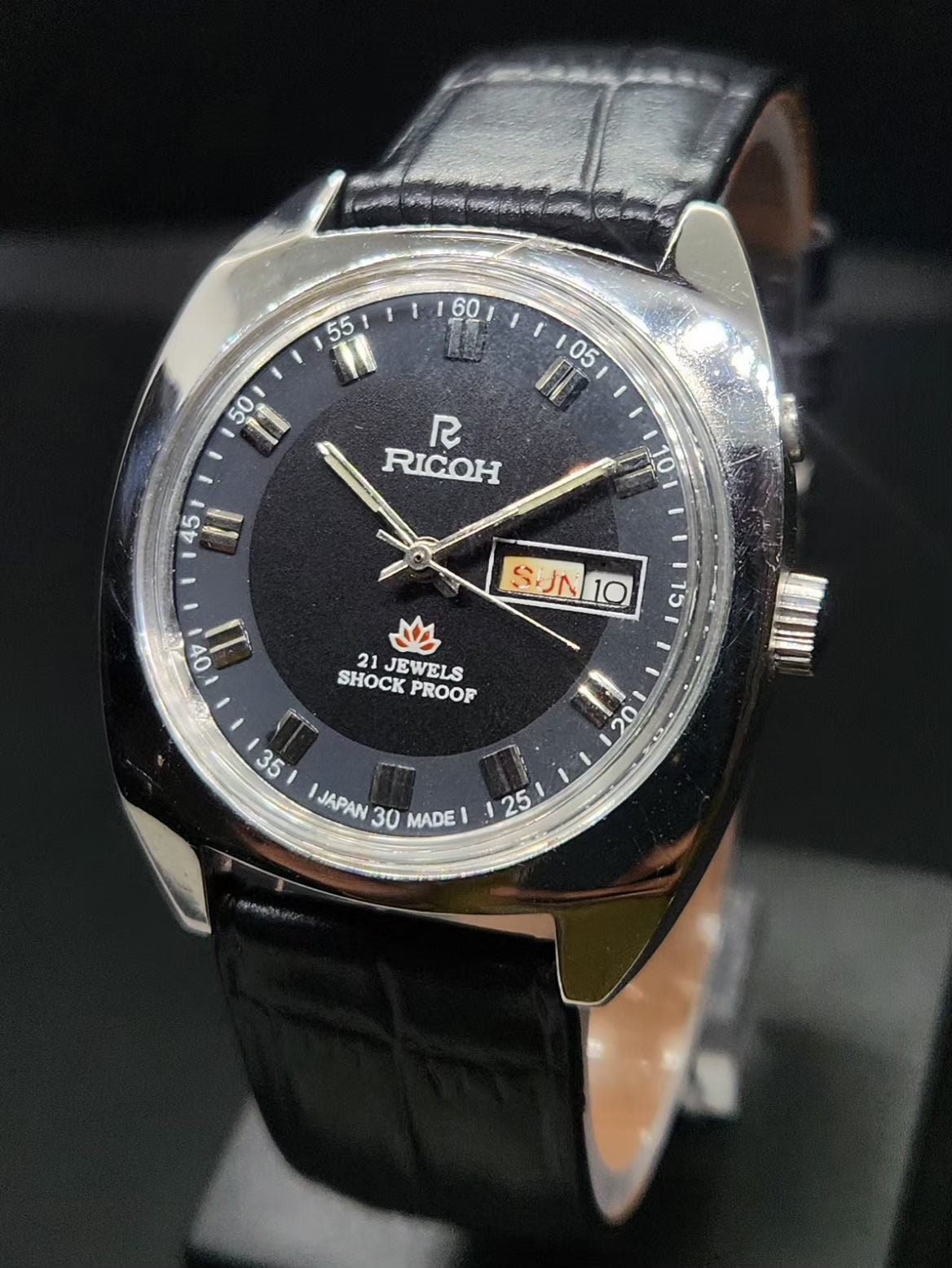 Vintage Ricoh R31 Automatic Black Face New Strap 21 Jewels Day-Date Men's Wrist Watch AS38