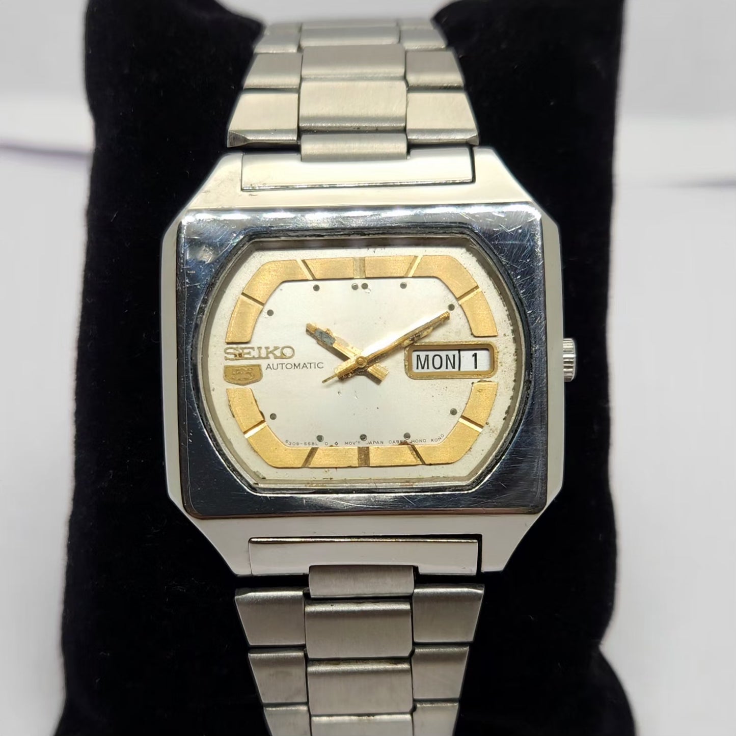Vintage 1976 Original Seiko 5 Automatic 6110-8000 Silver face 21 Jewels Day-Date Japanese Men's Wrist Watch OG206