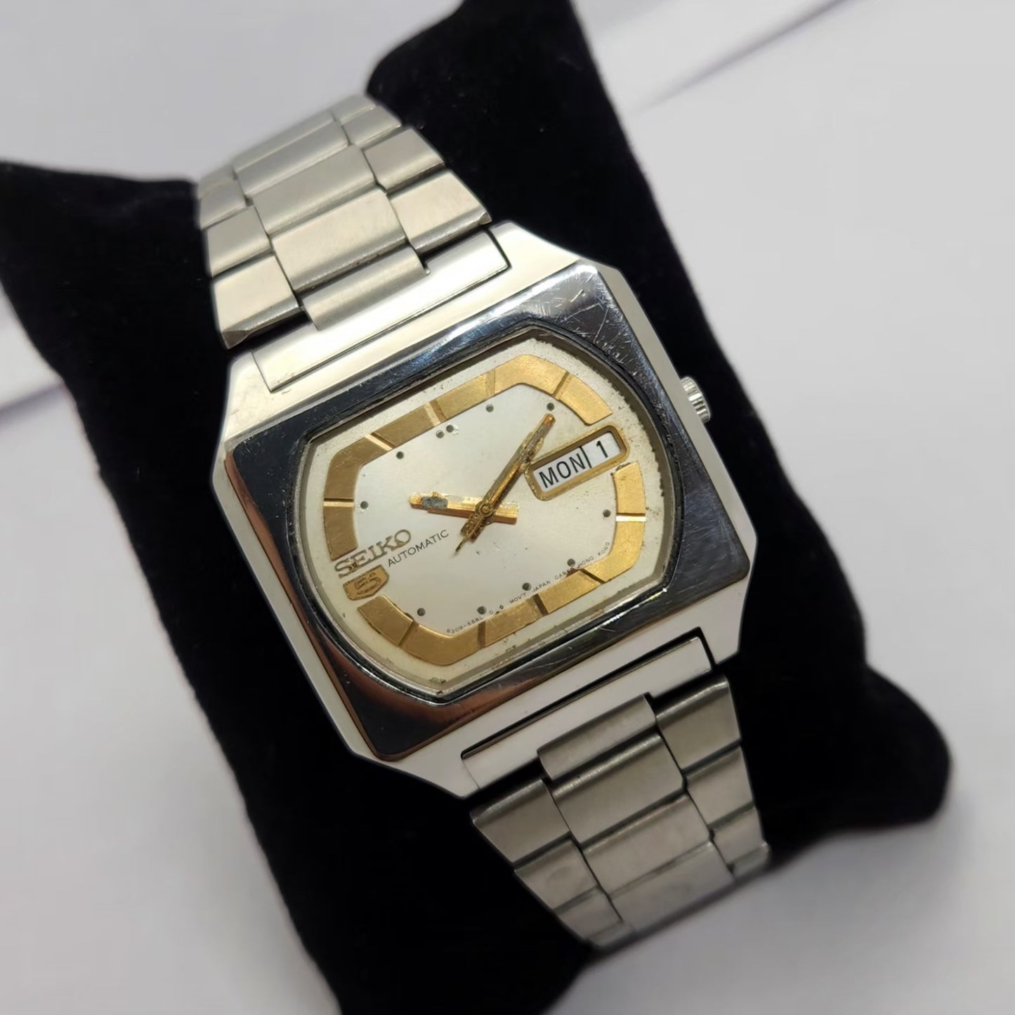 Vintage 1976 Original Seiko 5 Automatic 6110-8000 Silver face 21 Jewels Day-Date Japanese Men's Wrist Watch OG206