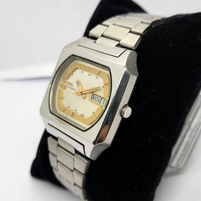 Vintage 1976 Original Seiko 5 Automatic 6110-8000 Silver face 21 Jewels Day-Date Japanese Men's Wrist Watch OG206