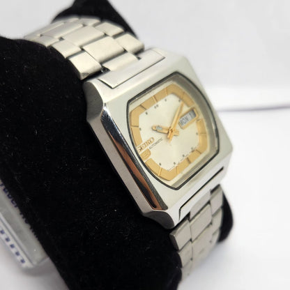 Vintage 1976 Original Seiko 5 Automatic 6110-8000 Silver face 21 Jewels Day-Date Japanese Men's Wrist Watch OG206