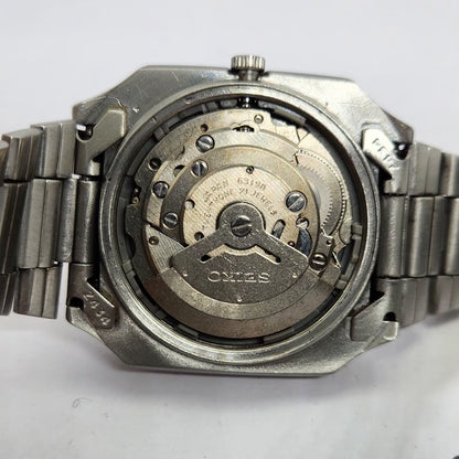 Vintage 1976 Original Seiko 5 Automatic 6110-8000 Silver face 21 Jewels Day-Date Japanese Men's Wrist Watch OG206