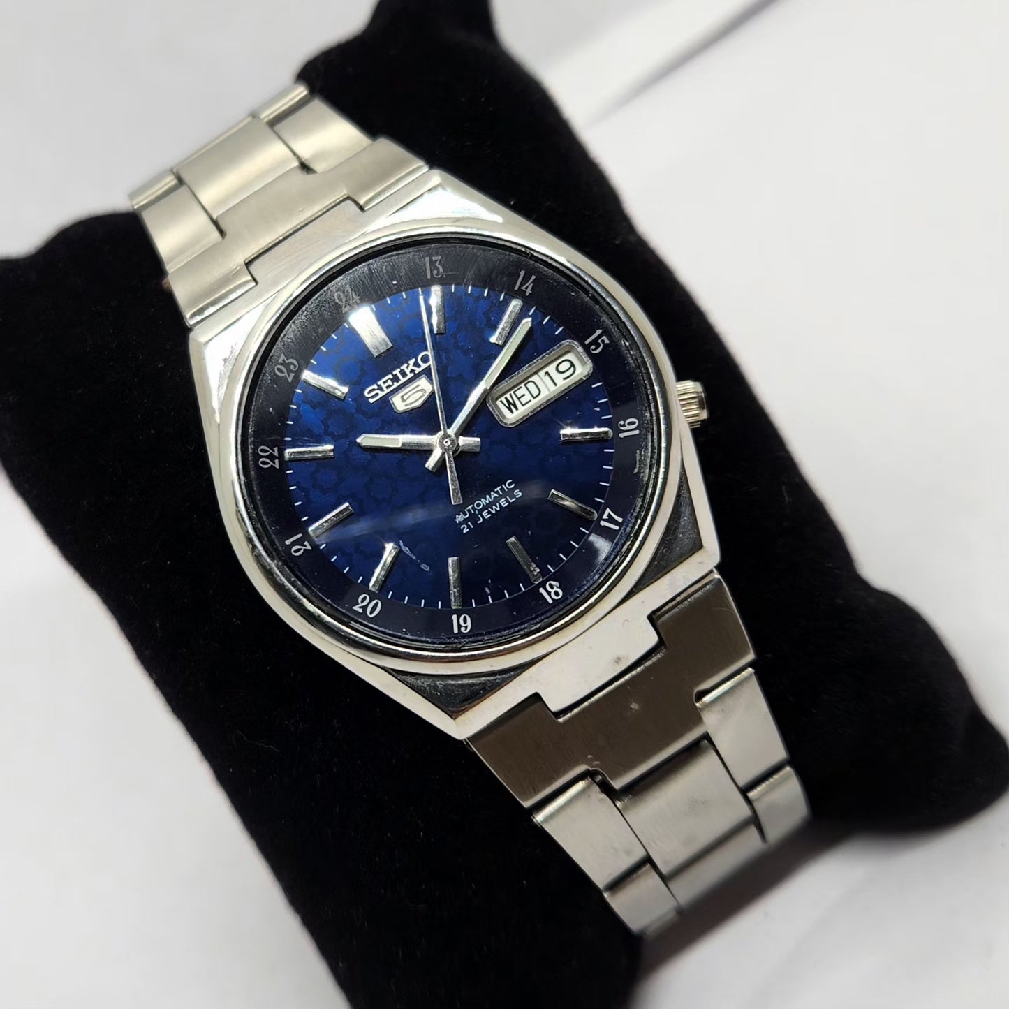 Vintage 1980 Original Seiko 5 Automatic 7S26 Blue face 21 Jewels Day-Date Japanese Men's Wrist Watch OG209