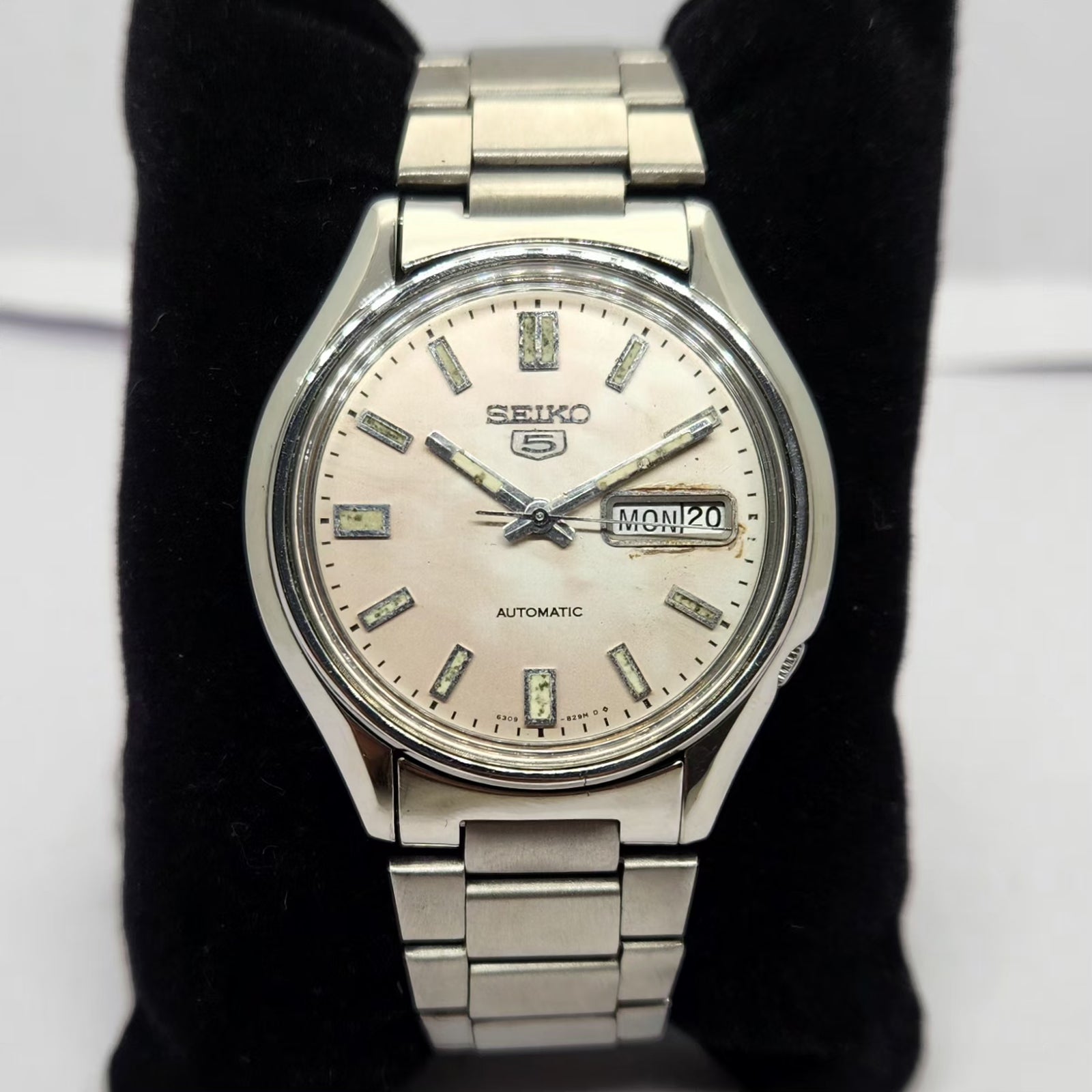 Vintage 1983 Original Seiko 5 Automatic 6309-8230 Silver face 17 Jewels Day-Date Japanese Men's Wrist Watch OG210