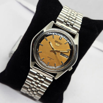 Vintage 1976 Original Seiko 5 Automatic 7009-8040 Gold face 17 Jewels Day-Date Japanese Men's Wrist Watch OG213