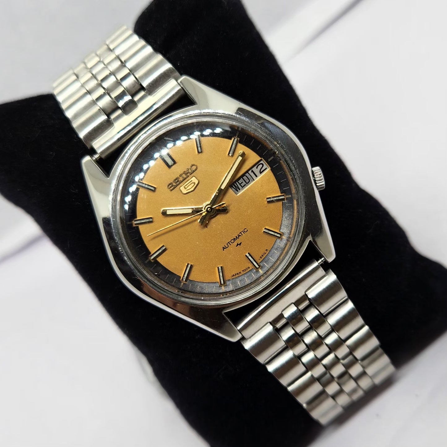 Vintage 1976 Original Seiko 5 Automatic 7009-8040 Gold face 17 Jewels Day-Date Japanese Men's Wrist Watch OG213
