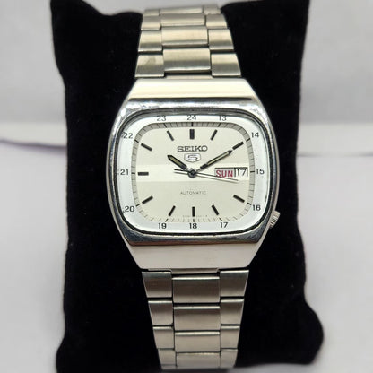 Vintage 1981 Original Seiko 5 Automatic 6309-523A White face 17 Jewels Day-Date Japanese Men's Wrist Watch OG214