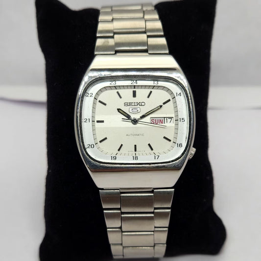 Vintage 1981 Original Seiko 5 Automatic 6309-523A White face 17 Jewels Day-Date Japanese Men's Wrist Watch OG214