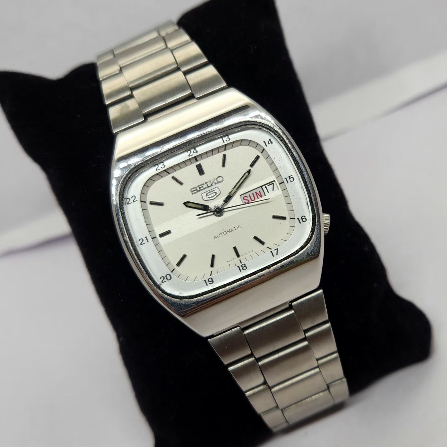 Vintage 1981 Original Seiko 5 Automatic 6309-523A White face 17 Jewels Day-Date Japanese Men's Wrist Watch OG214