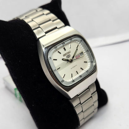 Vintage 1981 Original Seiko 5 Automatic 6309-523A White face 17 Jewels Day-Date Japanese Men's Wrist Watch OG214