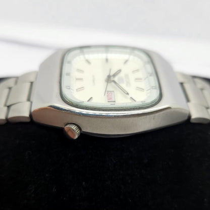 Vintage 1981 Original Seiko 5 Automatic 6309-523A White face 17 Jewels Day-Date Japanese Men's Wrist Watch OG214