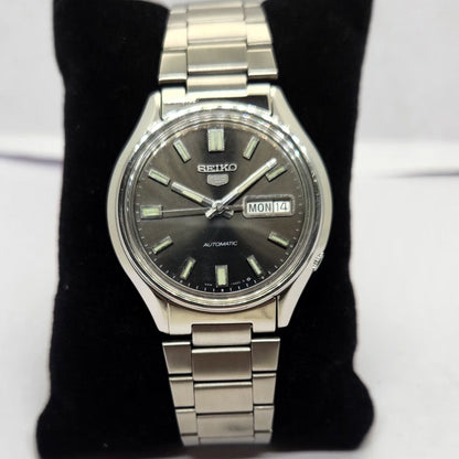 Vintage 1981 Original Seiko 5 Automatic 6309-8230 Black face Day-Date SNXS79K1 Men's Wrist Watch OG215