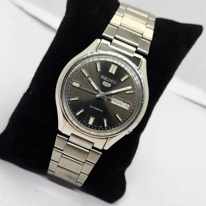 Vintage 1981 Original Seiko 5 Automatic 6309-8230 Black face Day-Date SNXS79K1 Men's Wrist Watch OG215