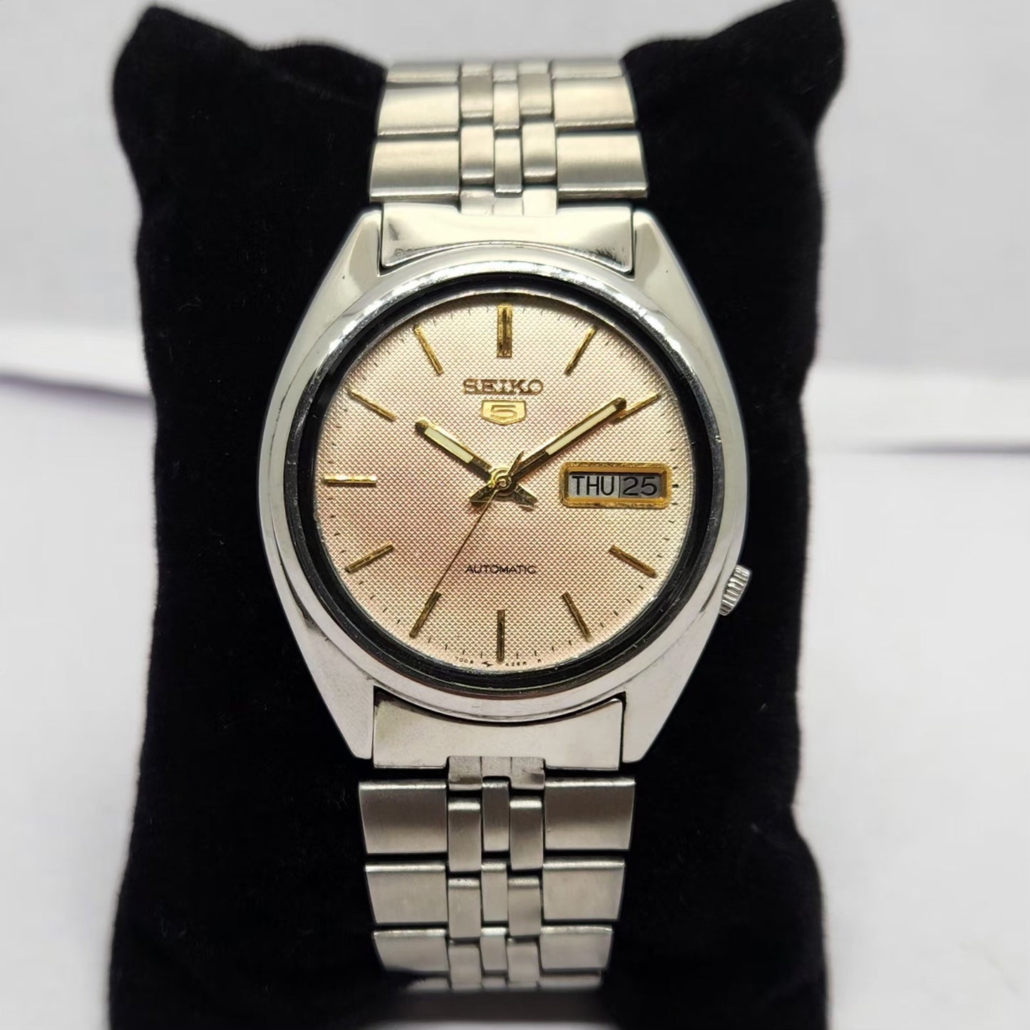 Vintage 1983 Original Seiko 5 Automatic 7009-3740 Salamon face 17 Jewels Day-Date Japanese Men's Wrist Watch OG217