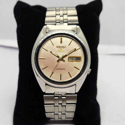 Vintage 1983 Original Seiko 5 Automatic 7009-3740 Salamon face 17 Jewels Day-Date Japanese Men's Wrist Watch OG217