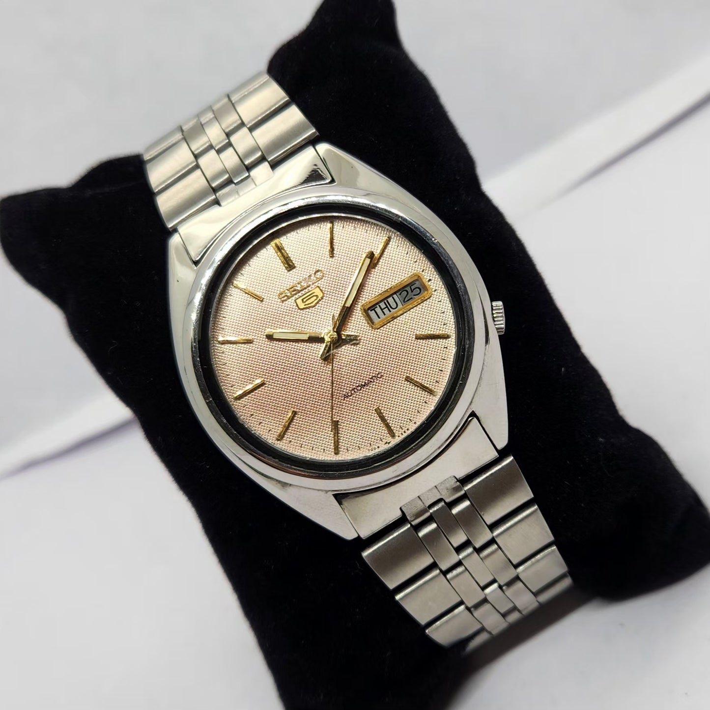 Vintage 1983 Original Seiko 5 Automatic 7009-3740 Salamon face 17 Jewels Day-Date Japanese Men's Wrist Watch OG217