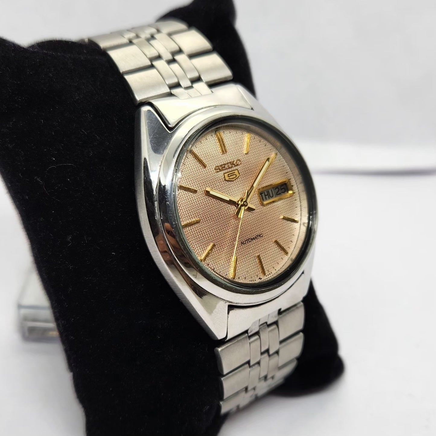 Vintage 1983 Original Seiko 5 Automatic 7009-3740 Salamon face 17 Jewels Day-Date Japanese Men's Wrist Watch OG217