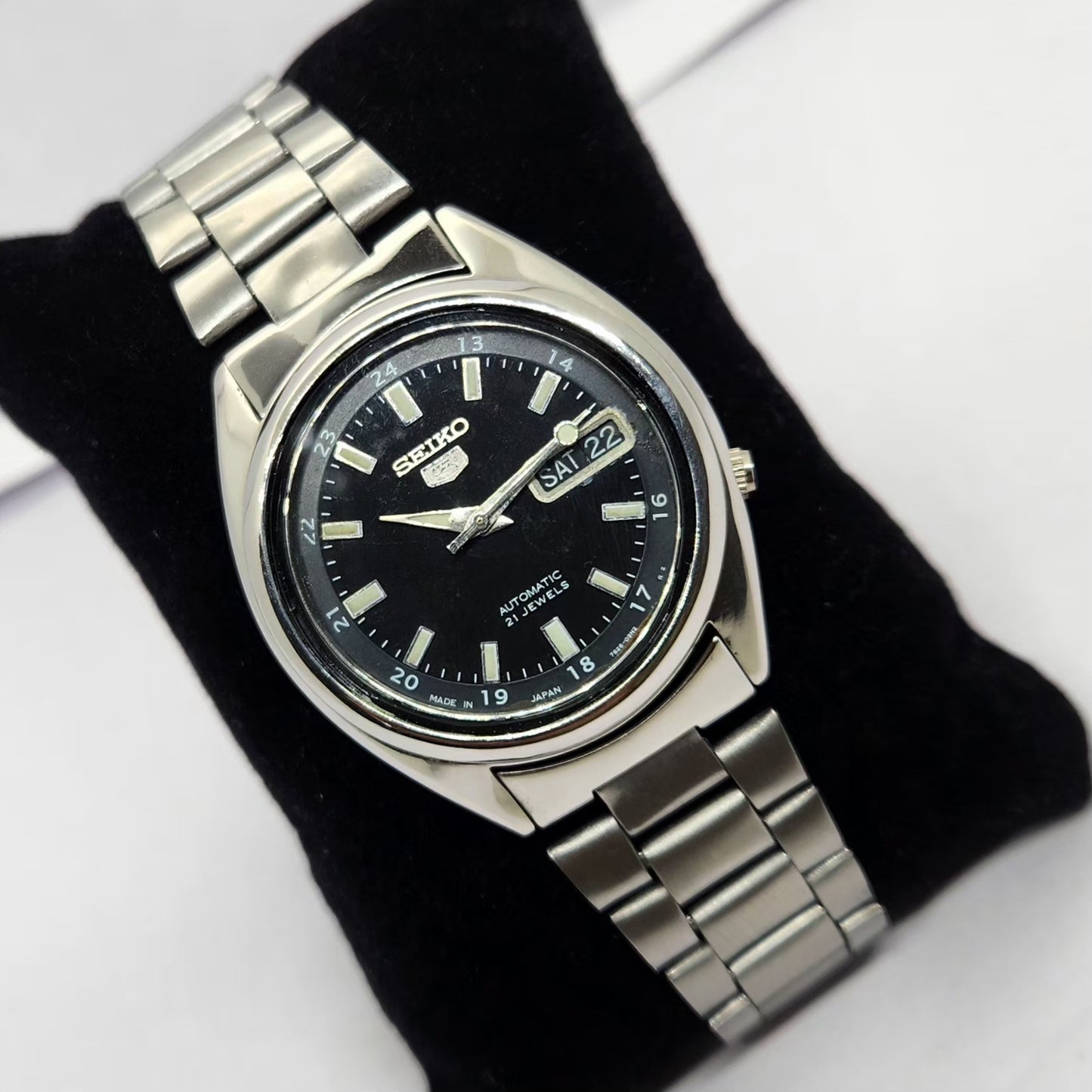 Vintage 1981 Original Seiko 5 Automatic 7S26-03E0 Black face 21 Jewels Day-Date Japanese Men's Wrist Watch OG218