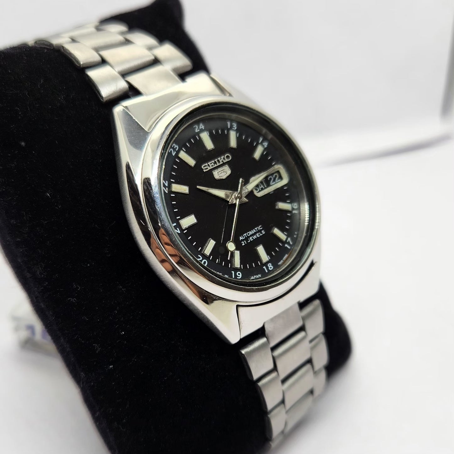 Vintage 1981 Original Seiko 5 Automatic 7S26-03E0 Black face 21 Jewels Day-Date Japanese Men's Wrist Watch OG218
