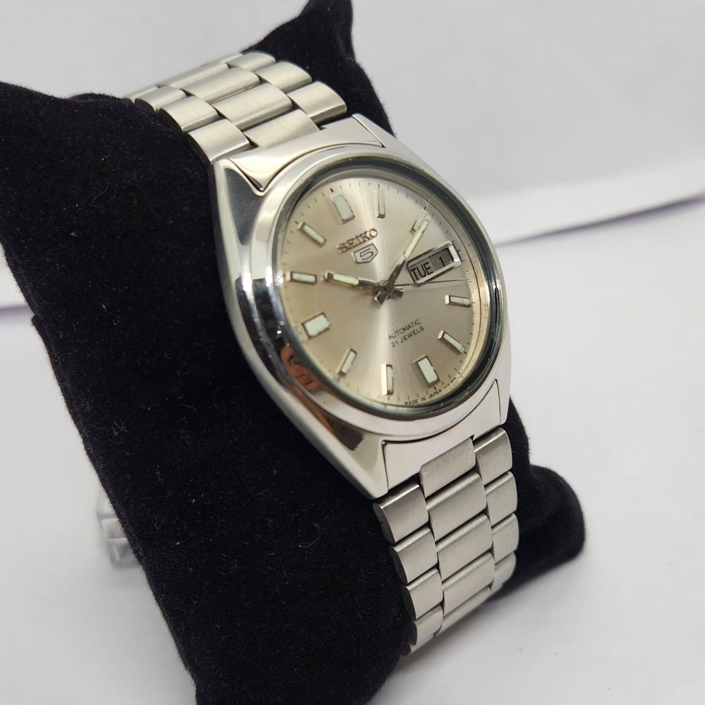 Vintage 1983 Original Seiko 5 Automatic 7009-3040 Silver face 17 Jewels Day-Date Japanese Men's Wrist Watch OG219