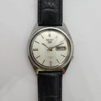 Vintage 1984 Original Seiko 5 Automatic 7009-8750 Silver Face 17 Jewels Day-Date Japanese Men's Wrist Watch OG221
