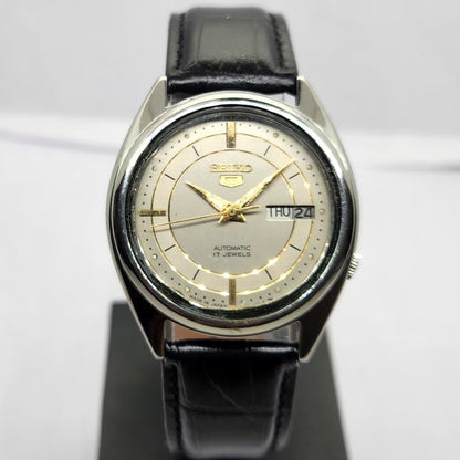 Vintage 1976 Original Seiko 5 Automatic 7009-3040 Grey Face 17 Jewels Day-Date Japanese Men's Wrist Watch OG222