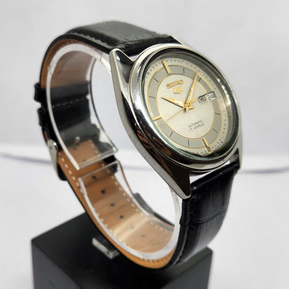 Vintage 1976 Original Seiko 5 Automatic 7009-3040 Grey Face 17 Jewels Day-Date Japanese Men's Wrist Watch OG222