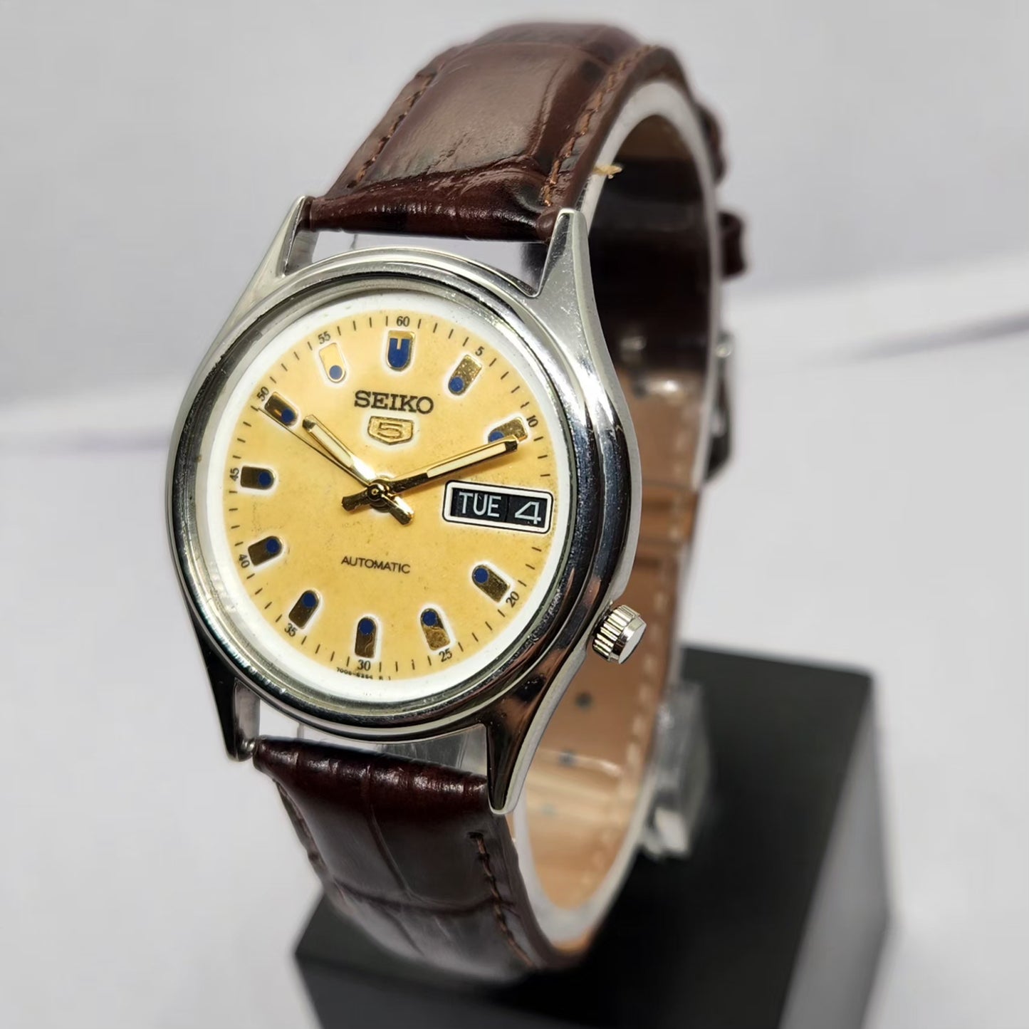 Vintage 1981 Original Seiko 5 Automatic 7S26-3040 Yellow face 21 Jewels Day-Date Japanese Men's Wrist Watch OG223