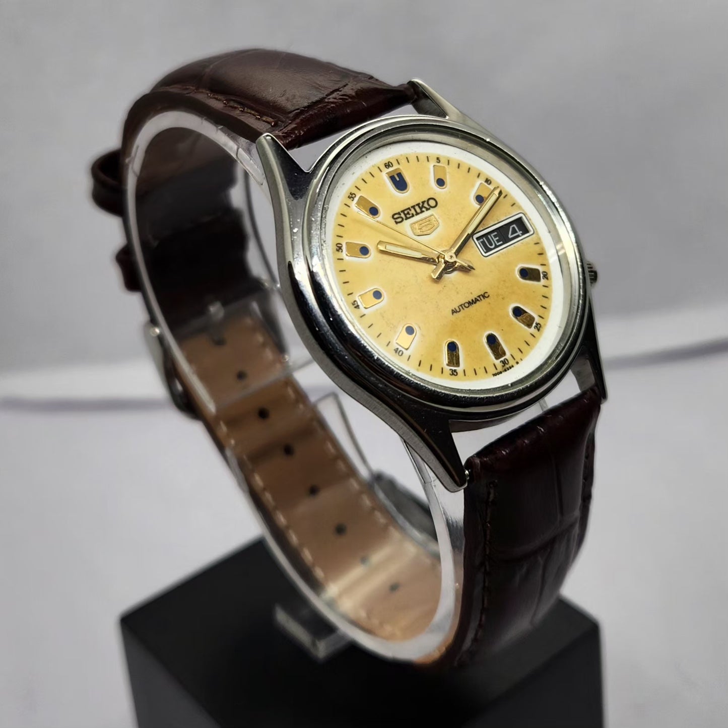 Vintage 1981 Original Seiko 5 Automatic 7S26-3040 Yellow face 21 Jewels Day-Date Japanese Men's Wrist Watch OG223
