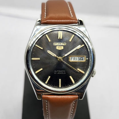 Vintage 1975 Original Seiko 5 Automatic 7019-8180 Black face 21 Jewels Day-Date Japanese Men's Wrist Watch OG214