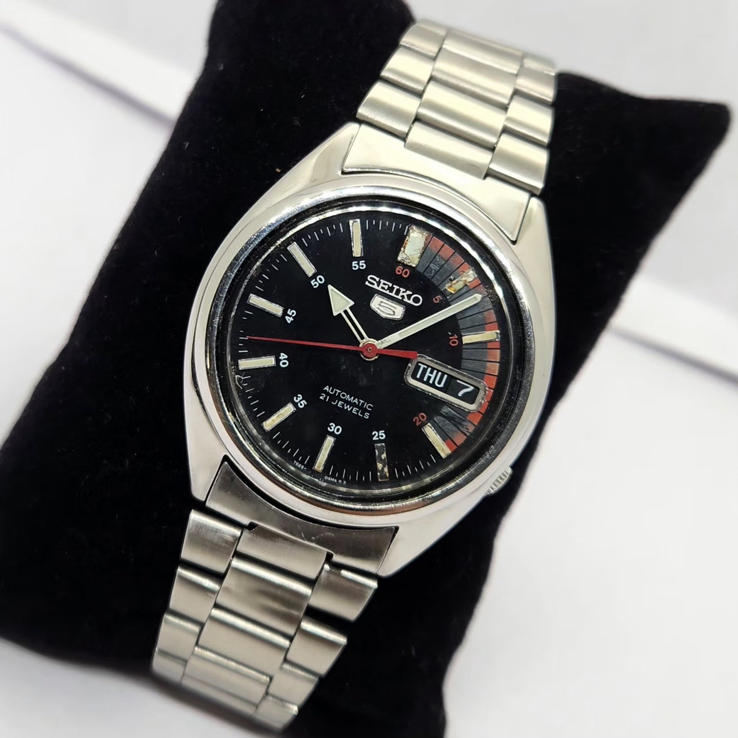 Vintage 1981 Original Seiko 5 Automatic 7S26 Black Face 17 Jewels Day-Date Japanese Men's Wrist Watch OG220