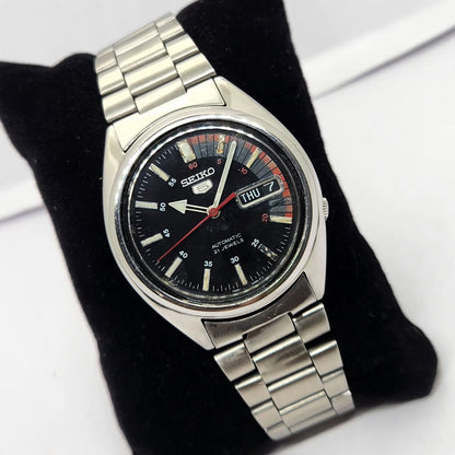 Vintage 1981 Original Seiko 5 Automatic 7S26 Black Face 17 Jewels Day-Date Japanese Men's Wrist Watch OG220