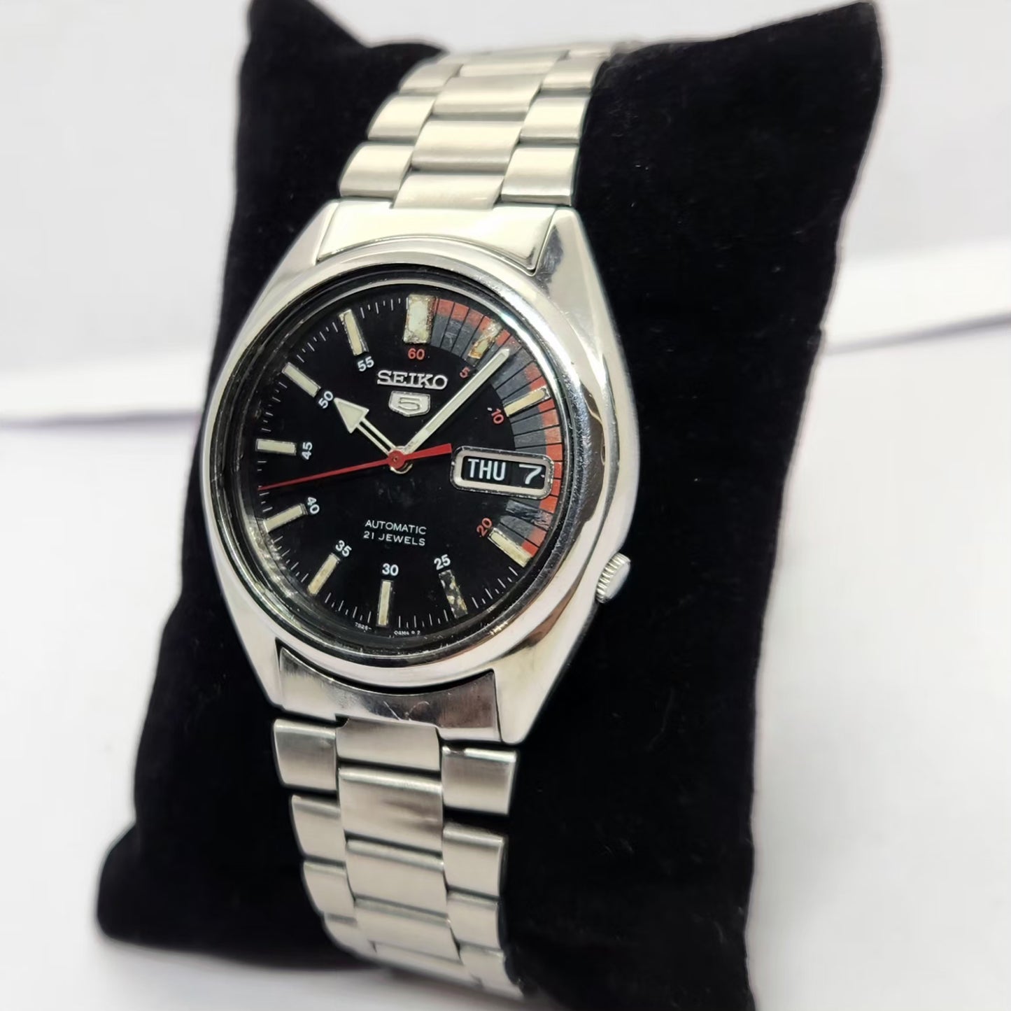 Vintage 1981 Original Seiko 5 Automatic 7S26 Black Face 17 Jewels Day-Date Japanese Men's Wrist Watch OG220