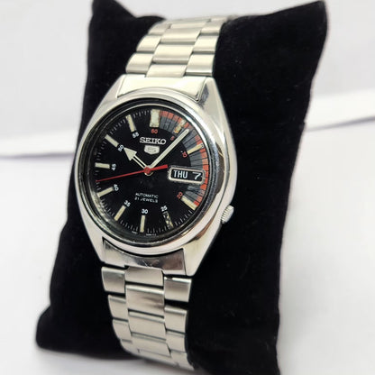 Vintage 1981 Original Seiko 5 Automatic 7S26 Black Face 17 Jewels Day-Date Japanese Men's Wrist Watch OG220