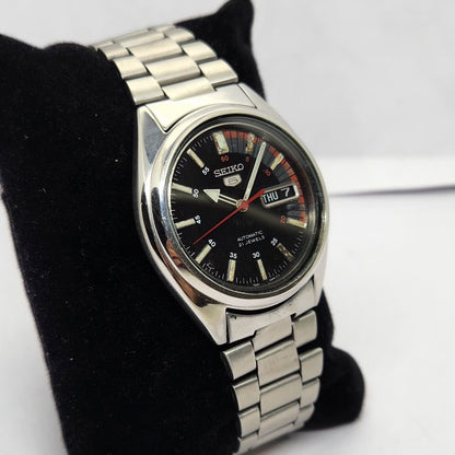 Vintage 1981 Original Seiko 5 Automatic 7S26 Black Face 17 Jewels Day-Date Japanese Men's Wrist Watch OG220