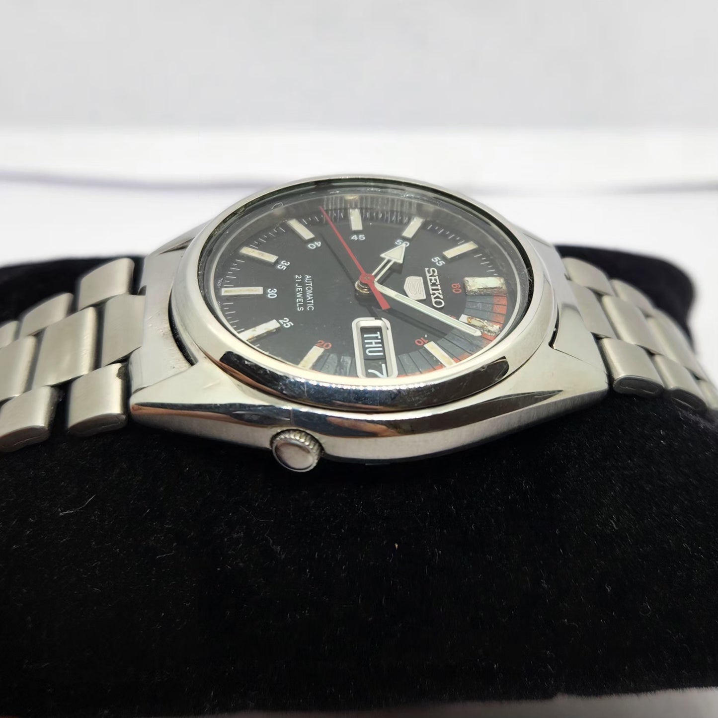 Vintage 1981 Original Seiko 5 Automatic 7S26 Black Face 17 Jewels Day-Date Japanese Men's Wrist Watch OG220