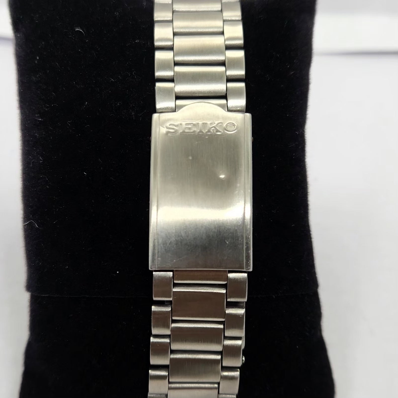 Vintage 1981 Original Seiko 5 Automatic 7S26 Black Face 17 Jewels Day-Date Japanese Men's Wrist Watch OG220