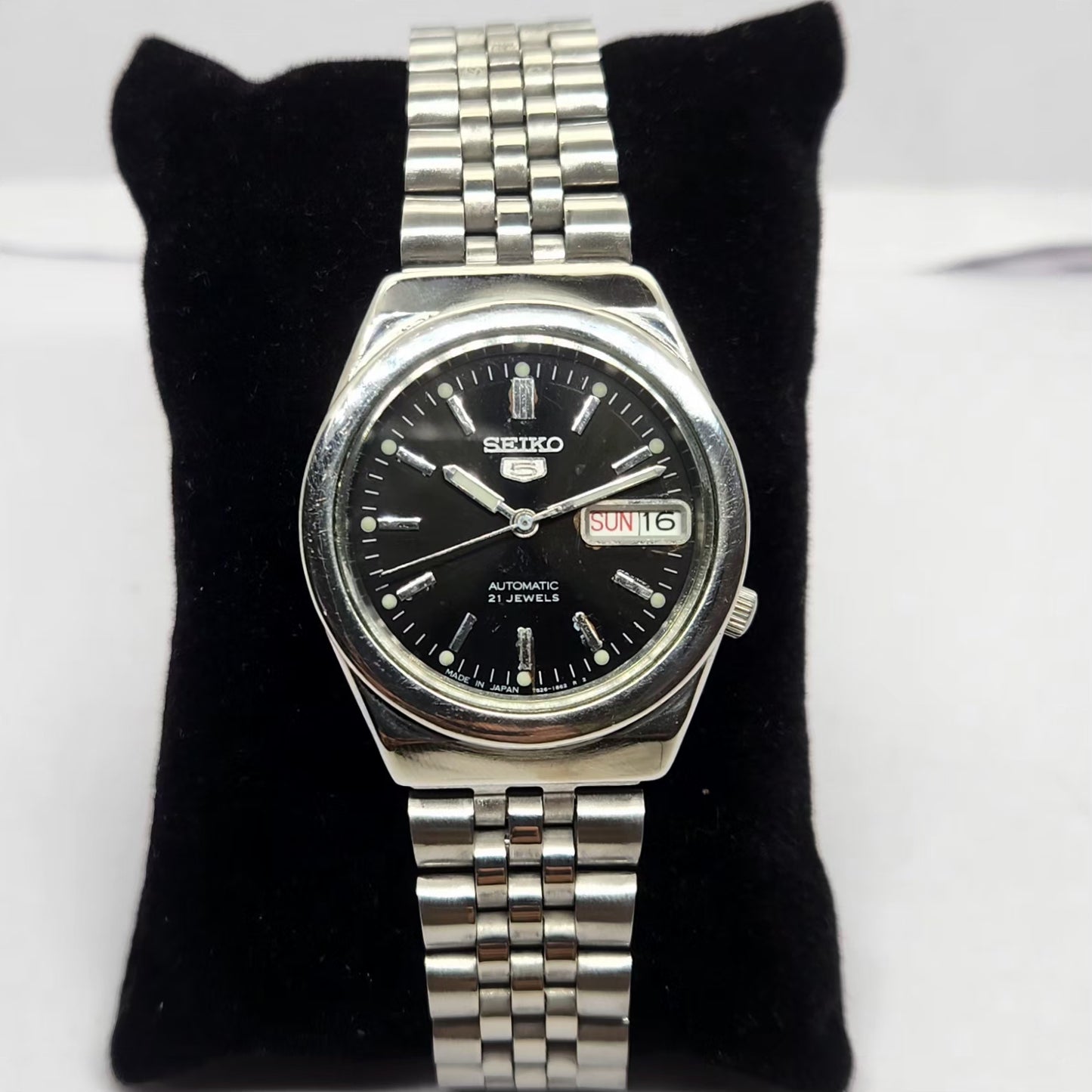 Vintage 1981 Original Seiko 5 Automatic 7S26-0290 Black face 21 Jewels Day-Date Japanese Men's Wrist Watch OG215