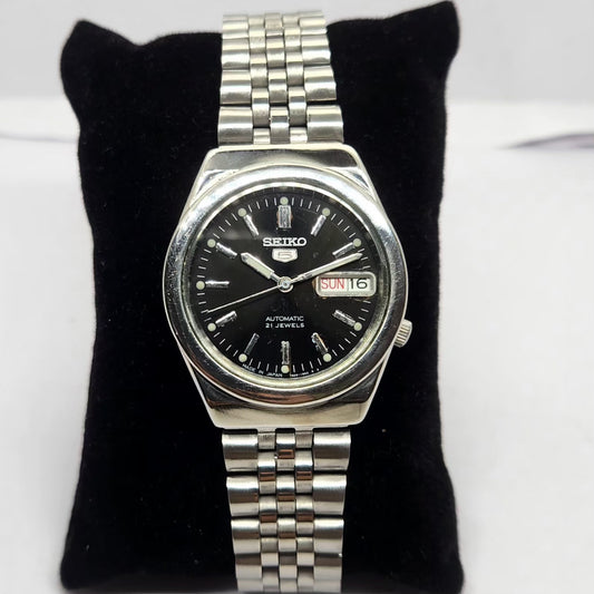 Vintage 1981 Original Seiko 5 Automatic 7S26-0290 Black face 21 Jewels Day-Date Japanese Men's Wrist Watch OG215