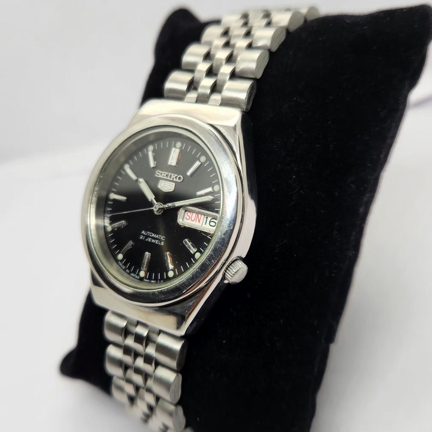 Vintage 1981 Original Seiko 5 Automatic 7S26-0290 Black face 21 Jewels Day-Date Japanese Men's Wrist Watch OG215