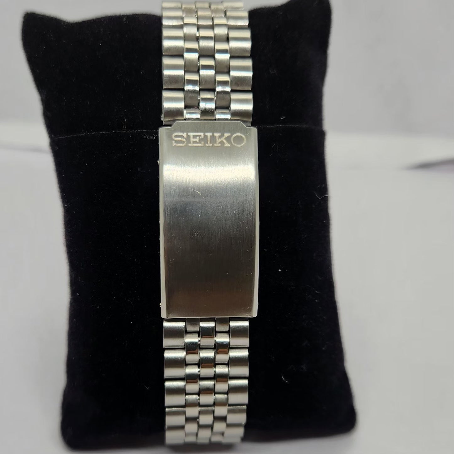 Vintage 1981 Original Seiko 5 Automatic 7S26-0290 Black face 21 Jewels Day-Date Japanese Men's Wrist Watch OG215